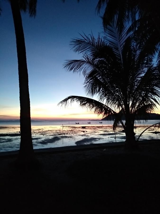 Beach House Taling Ngam Beach Esterno foto