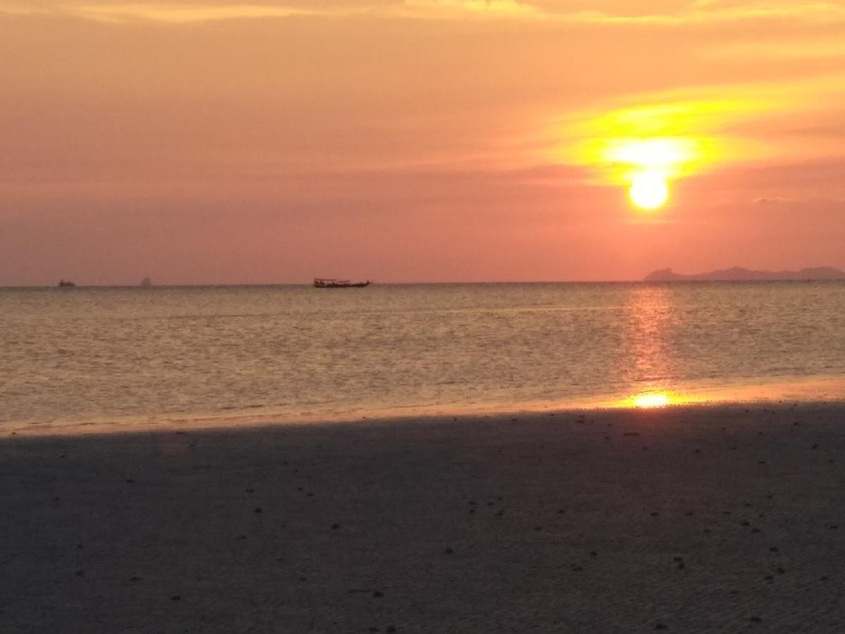 Beach House Taling Ngam Beach Esterno foto